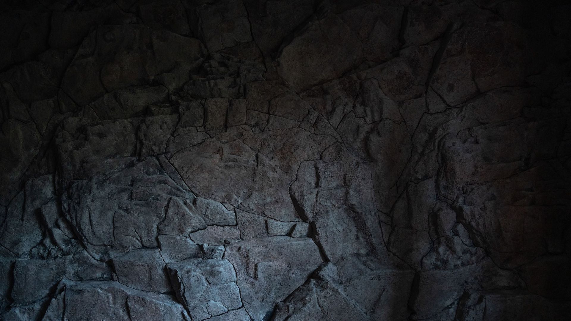 Mur en pierre Óros en lumière frontale